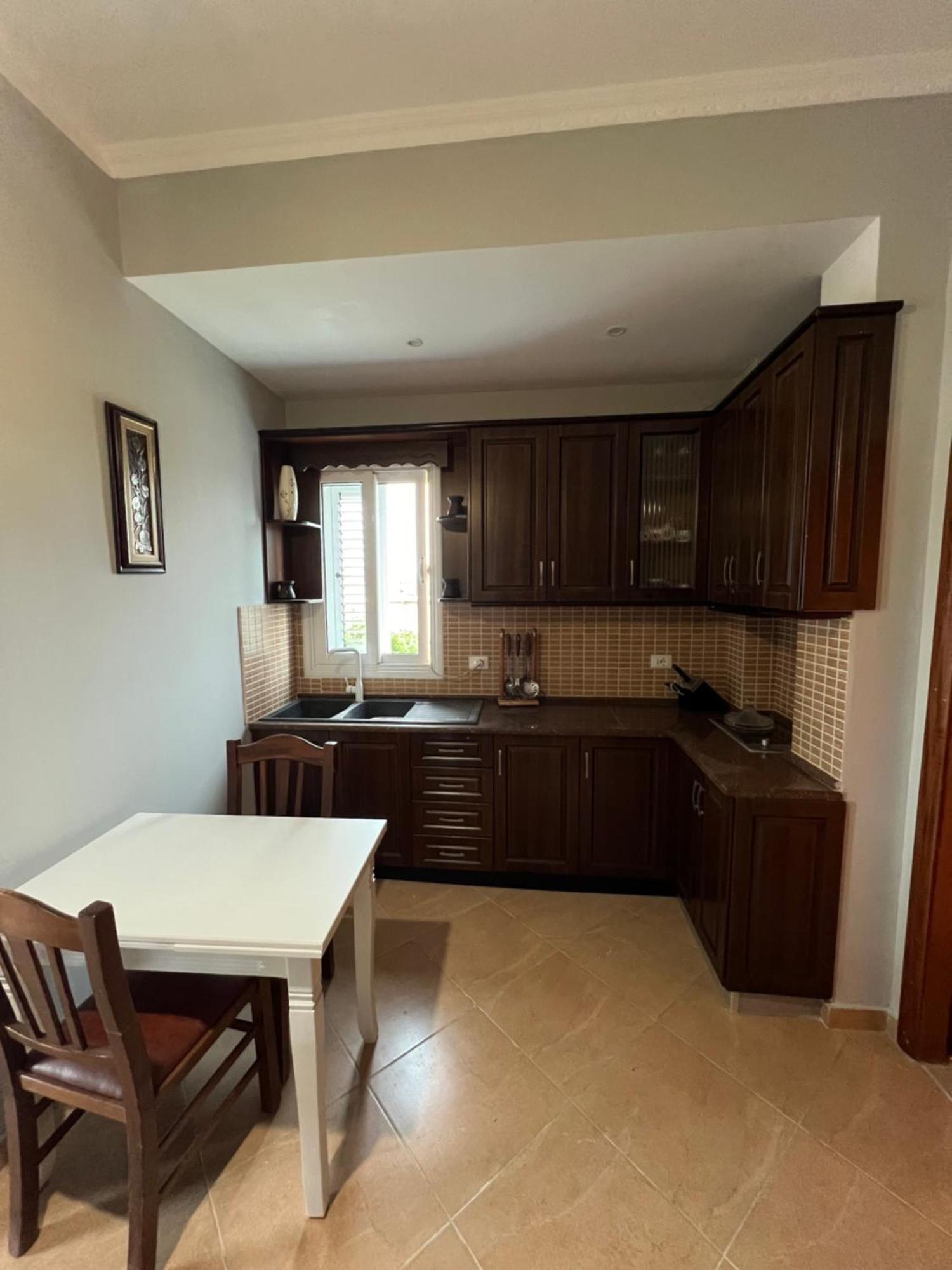 Trip-Stop Apartments Vlore Exterior photo
