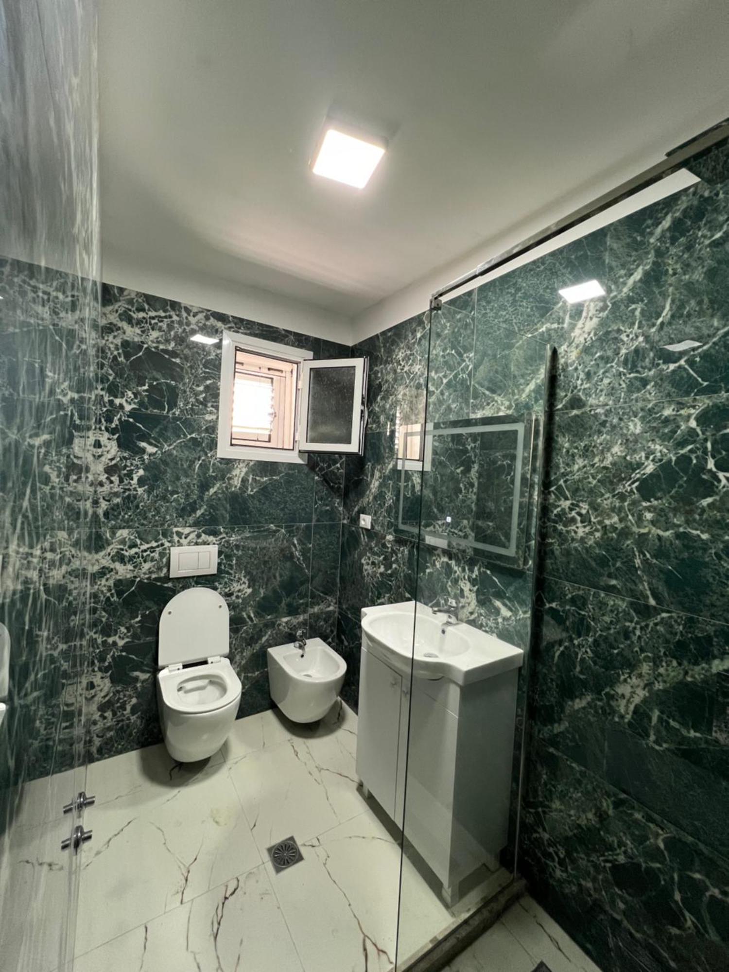 Trip-Stop Apartments Vlore Exterior photo