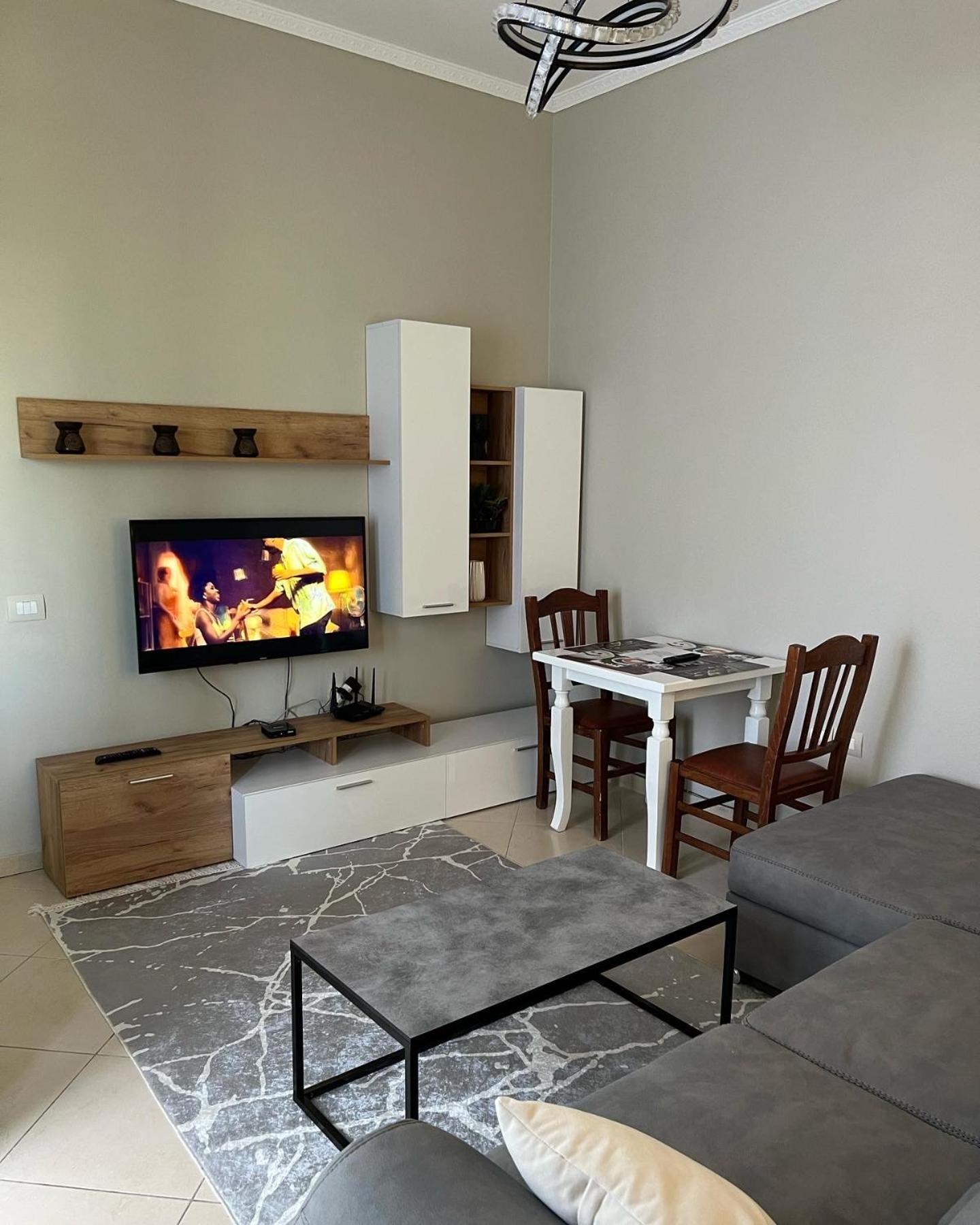 Trip-Stop Apartments Vlore Exterior photo